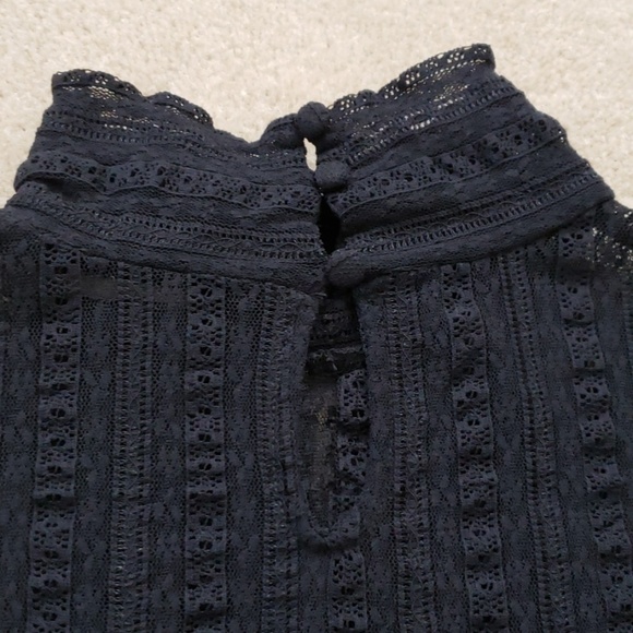 Sleeveless Lace Shell - Picture 2 of 4